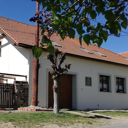 Zeleny Statek Apartment Bzova Luaran gambar