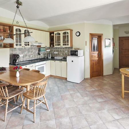 Zeleny Statek Apartment Bzova Luaran gambar