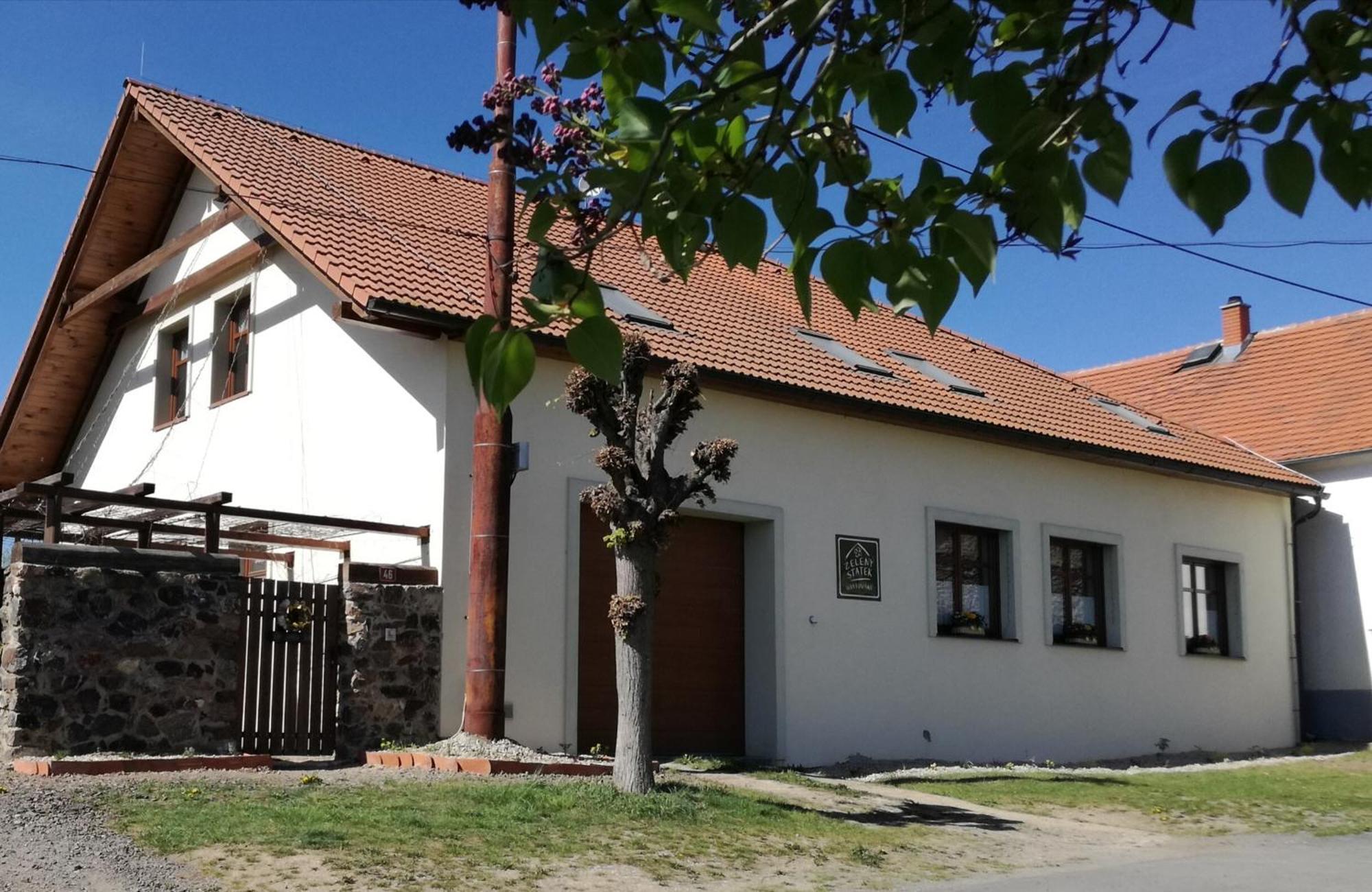 Zeleny Statek Apartment Bzova Luaran gambar